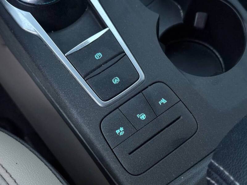 2020 Ford Escape Hybrid Titanium