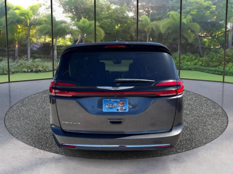 2022 Chrysler Pacifica Touring L