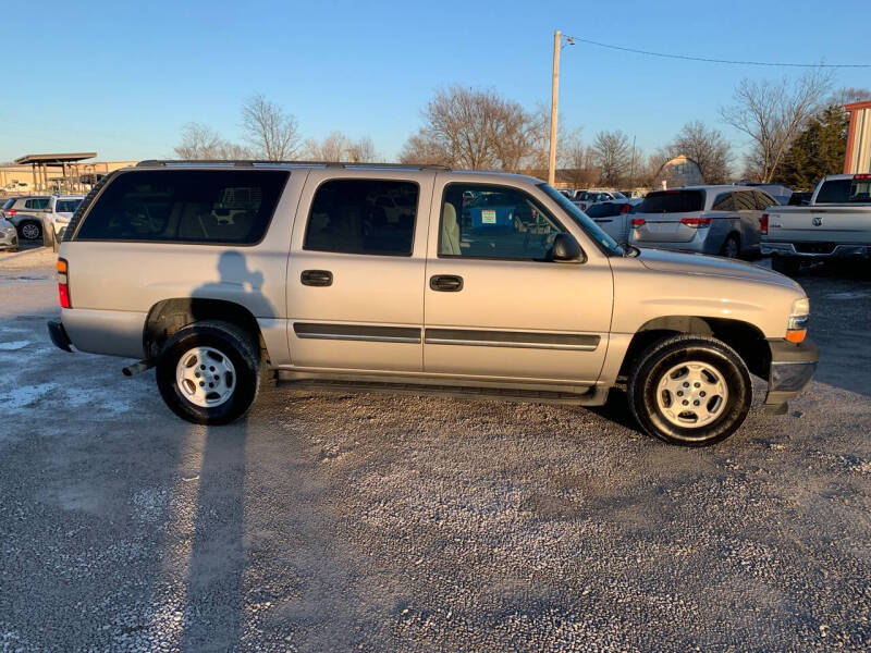 2005 Chevrolet Suburban LS photo 6