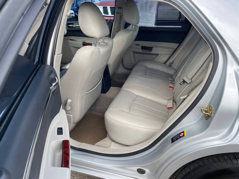 2005 Chrysler 300 C