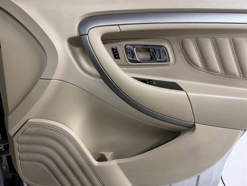2016 Ford Taurus SE