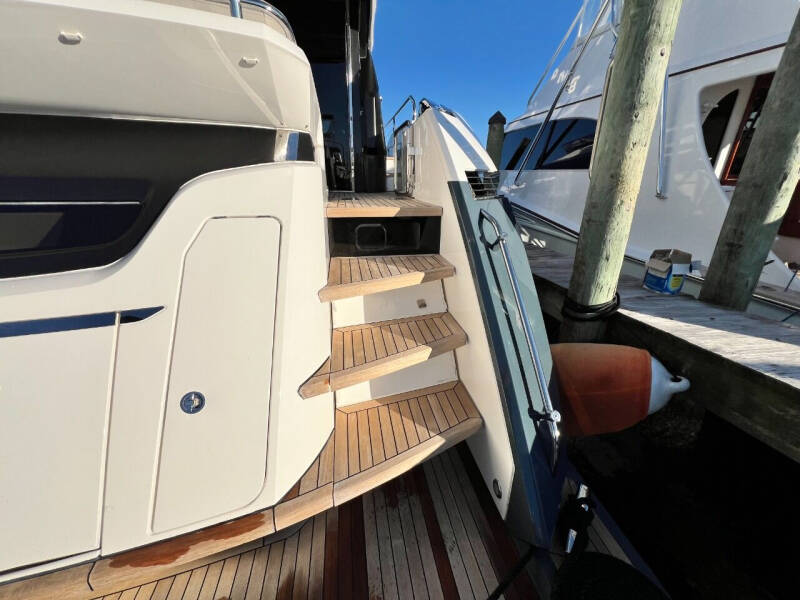 2020 Fairline Squadron