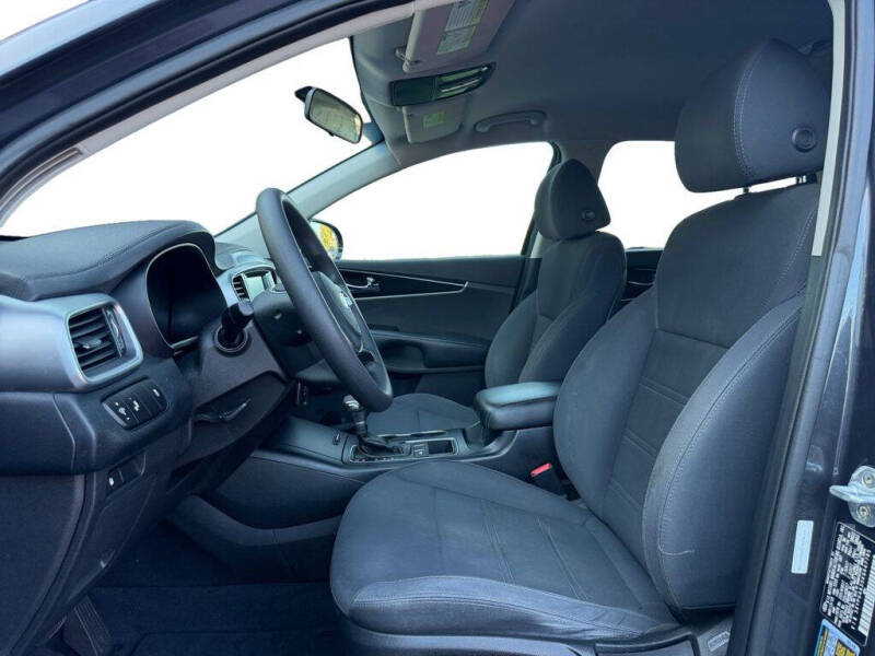 2019 Kia Sorento LX