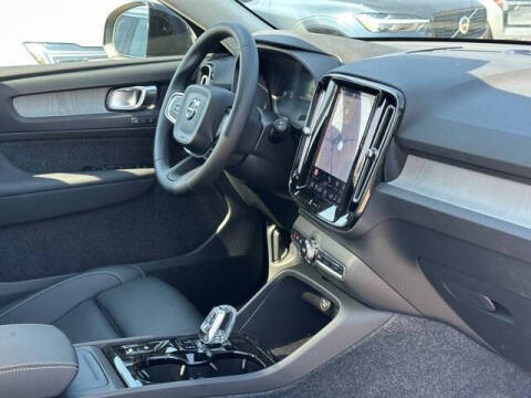 2026 Volvo XC40 B5 Plus