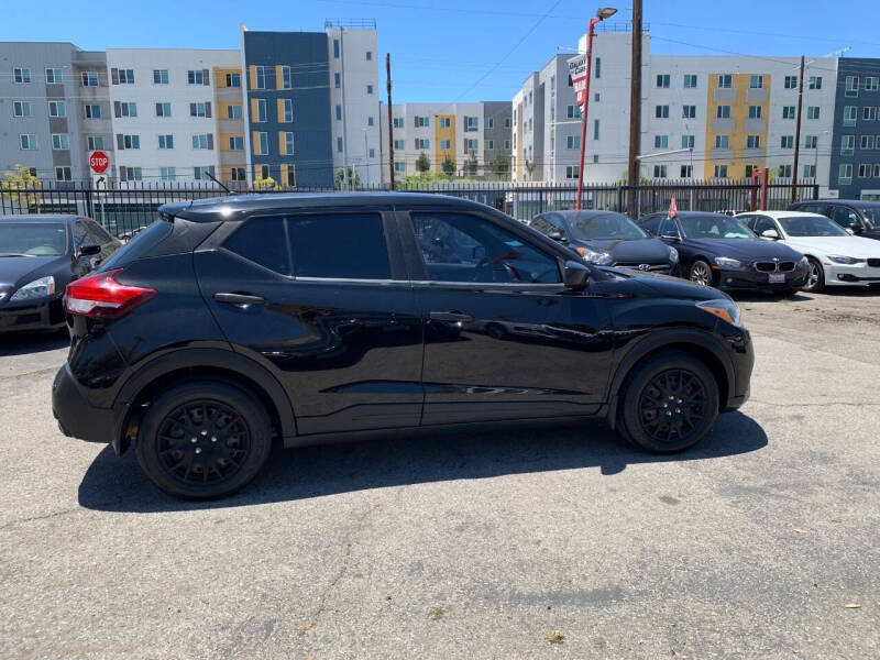 2020 Nissan Kicks S