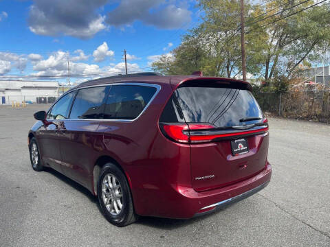 2021 Chrysler Pacifica Touring