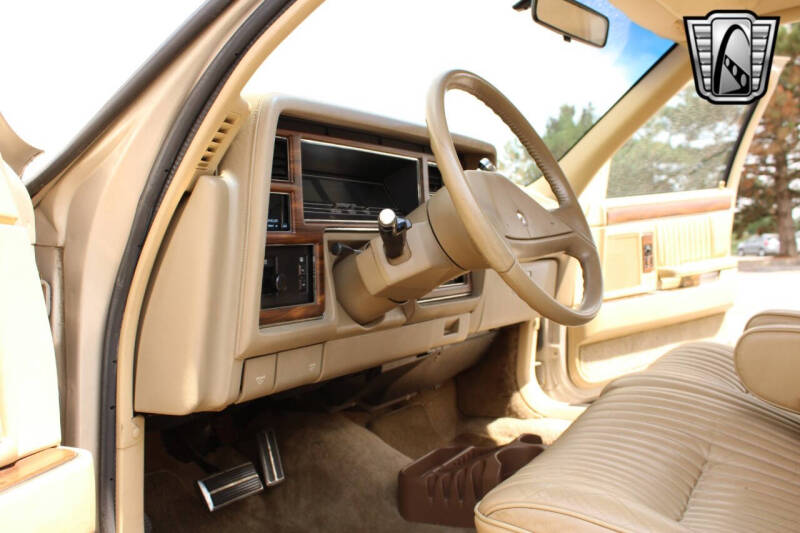 1989 Chrysler New Yorker Salon