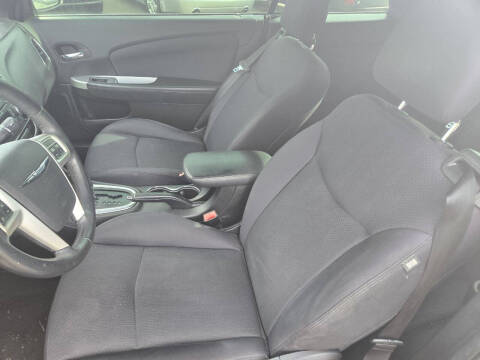 2013 Chrysler 200 Touring