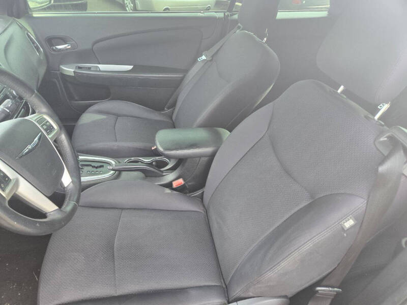 2013 Chrysler 200 Touring