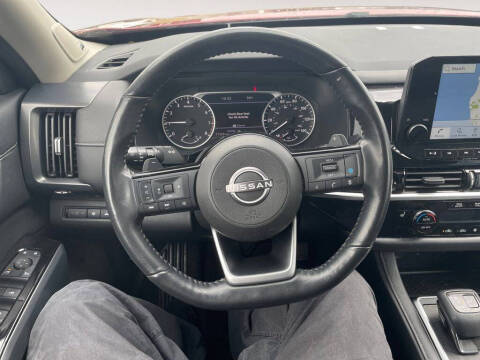 2022 Nissan Pathfinder SL