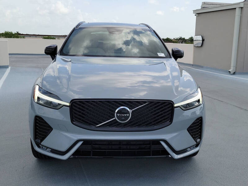 2026 Volvo XC60 B5 Plus