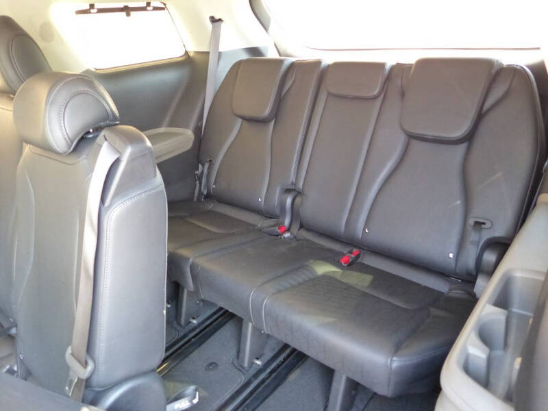 2025 Kia Carnival EX