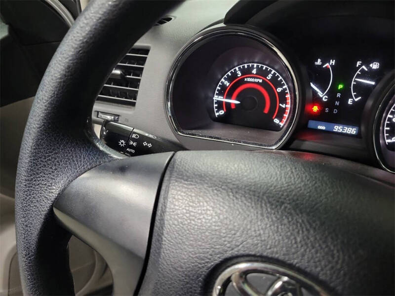 2012 Toyota Highlander SE