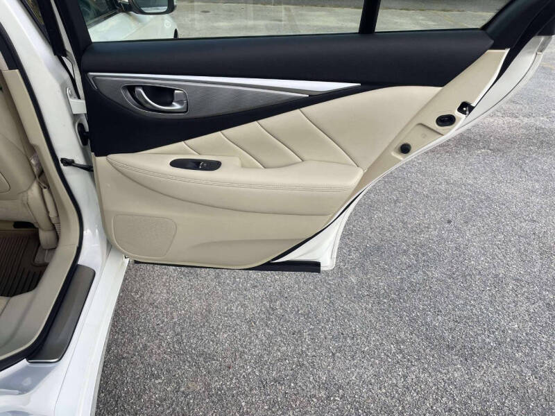 2014 Infiniti Q50 Premium