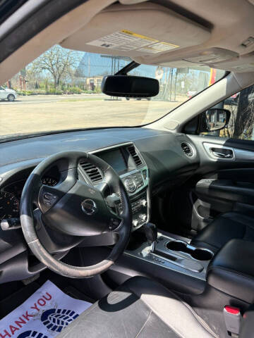2017 Nissan Pathfinder SL