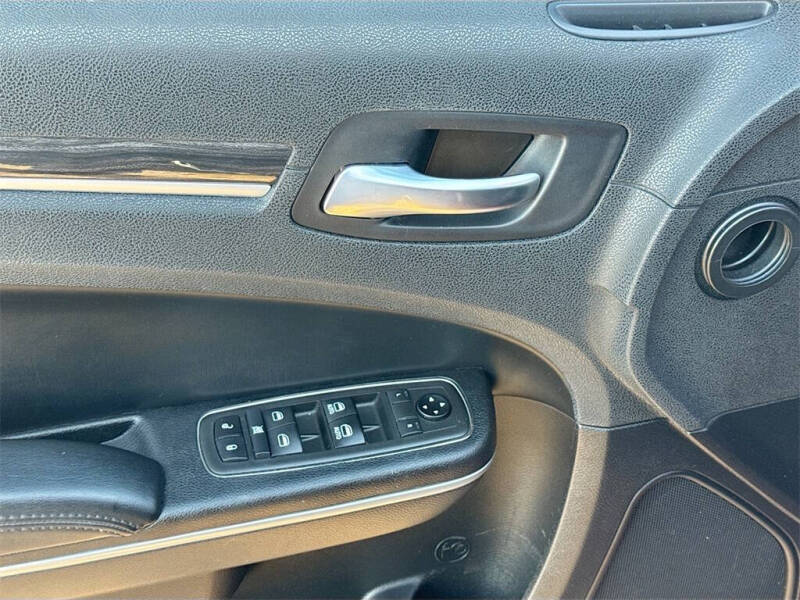 2021 Chrysler 300 Touring