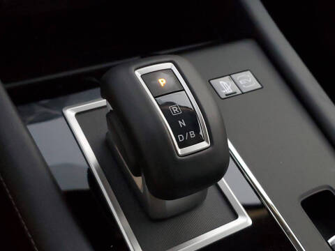 2025 Mitsubishi Outlander PHEV SE