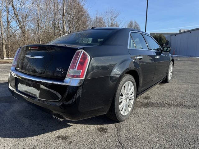 2012 Chrysler 300 C Luxury Series