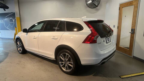 2018 Volvo V60 Cross Country T5 Premier