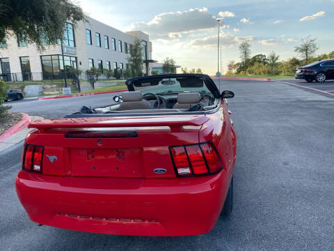 2004 Ford Mustang Deluxe