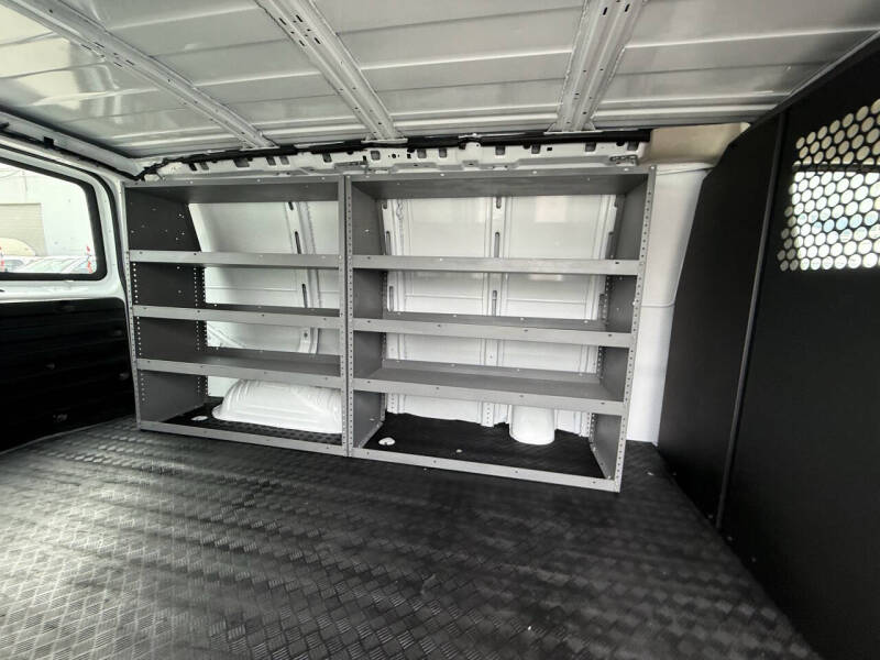 2021 GMC Savana 2500