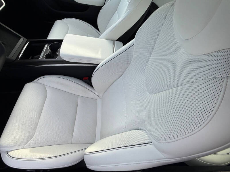 2022 Tesla Model S Plaid