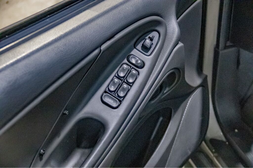 2001 Ford Mustang SVT Cobra 58