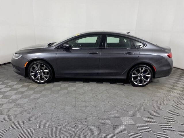 2016 Chrysler 200 S