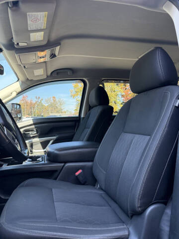 2017 Nissan Titan XD SV