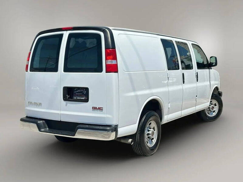 2023 GMC Savana 2500