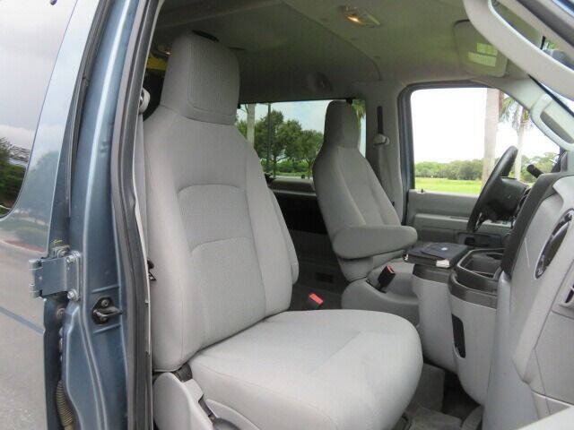 2014 Ford E-Series E-150 XLT