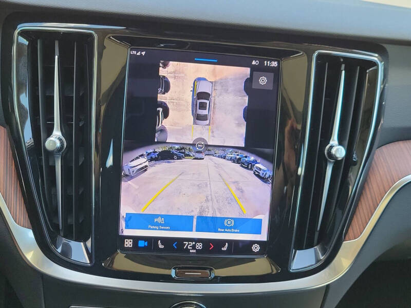 2024 Volvo S60 Recharge T8 Plus Dark Theme