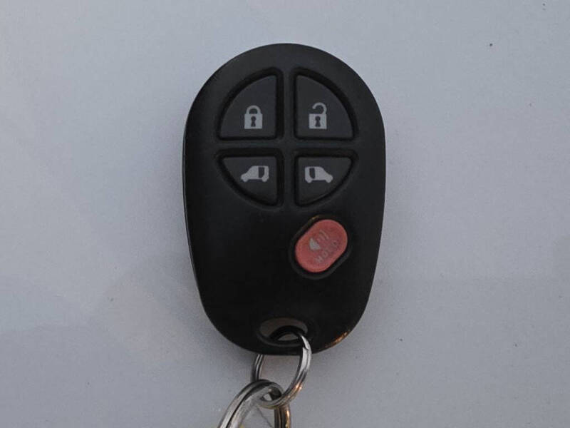 2018 Toyota Sienna LE 7-Passenger