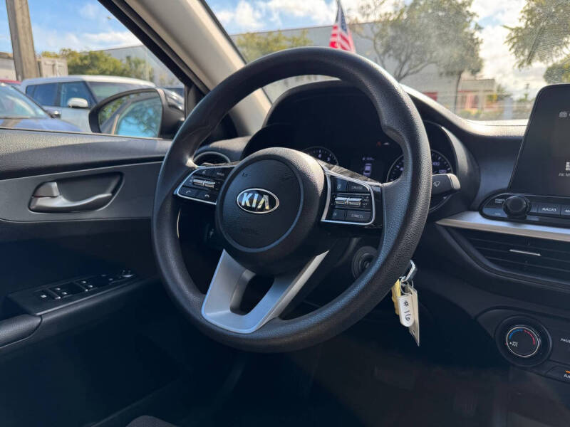 2021 Kia Forte LXS photo 25