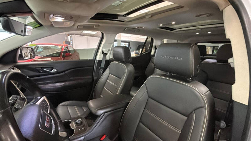 2021 GMC Acadia Denali