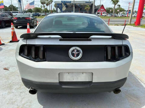 2012 Ford Mustang V6