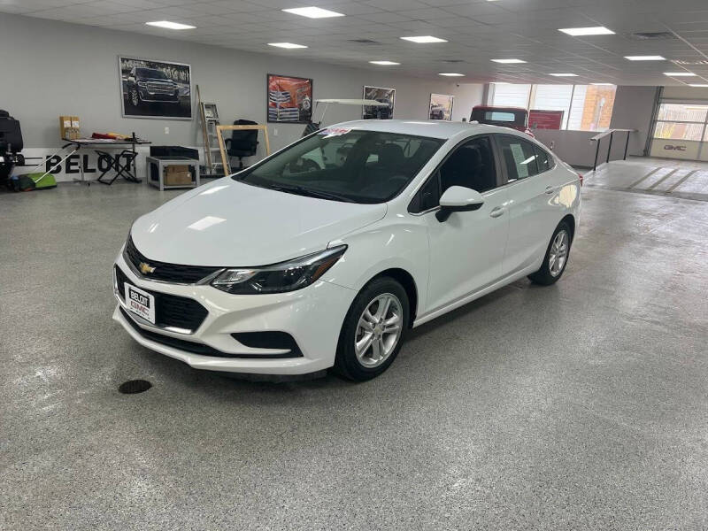 Used 2017 Chevrolet Cruze LT with VIN 3G1BE5SM8HS572664 for sale in Beloit, KS