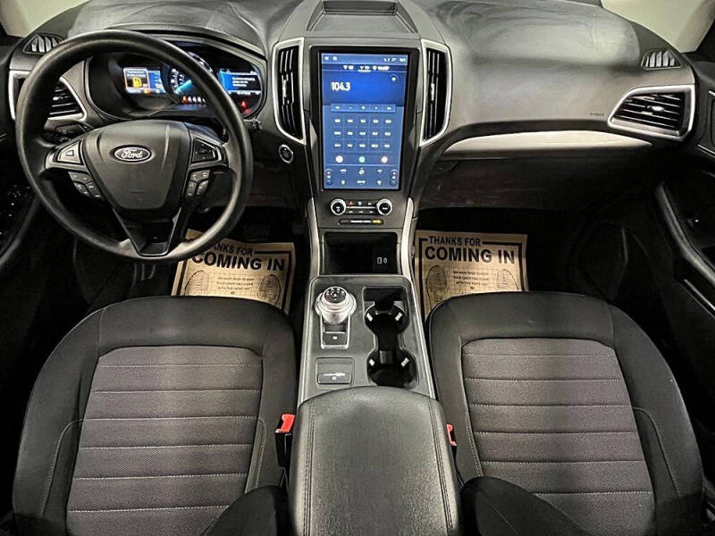 2022 Ford Edge SE