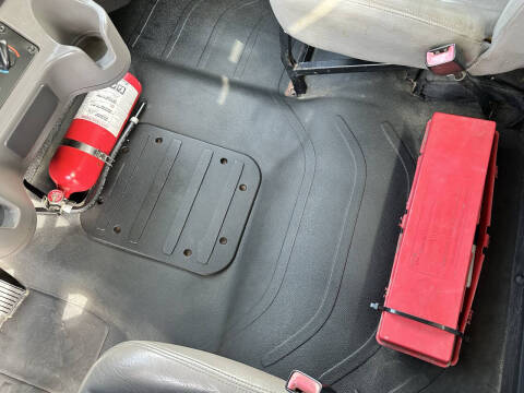 2012 Freightliner M2 106