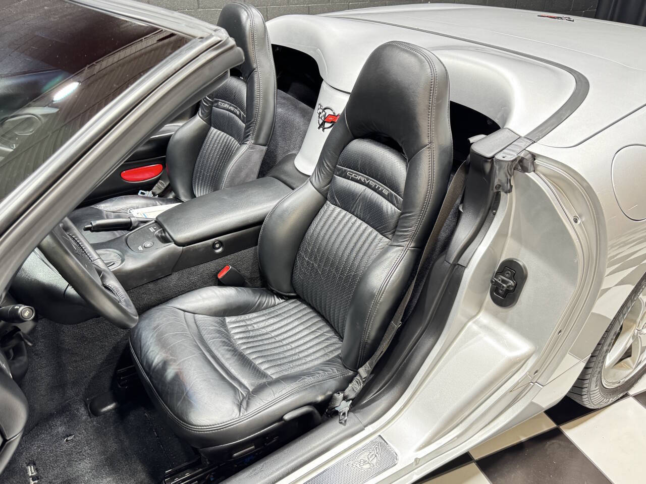 2002 Chevrolet Corvette 38