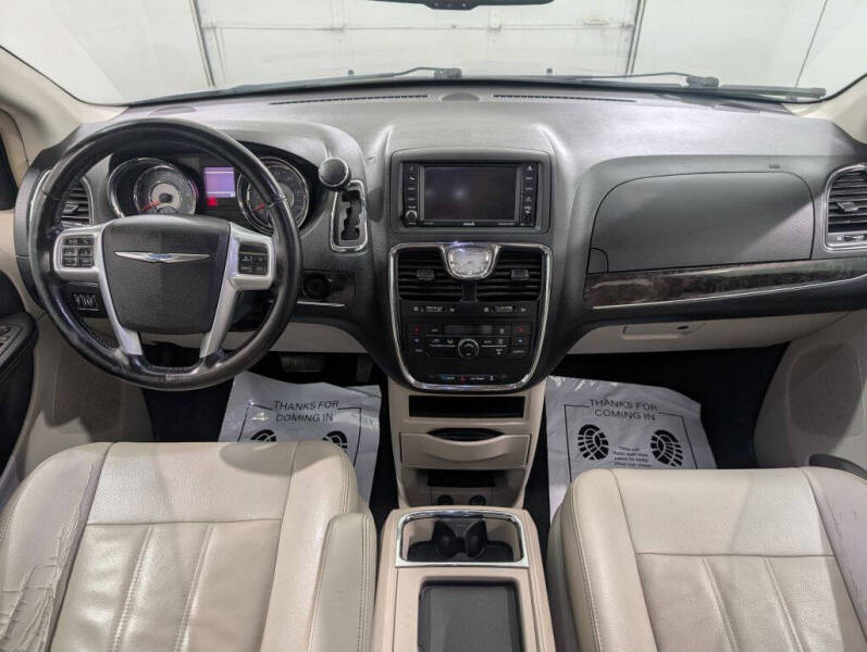 2013 Chrysler Town and Country Touring