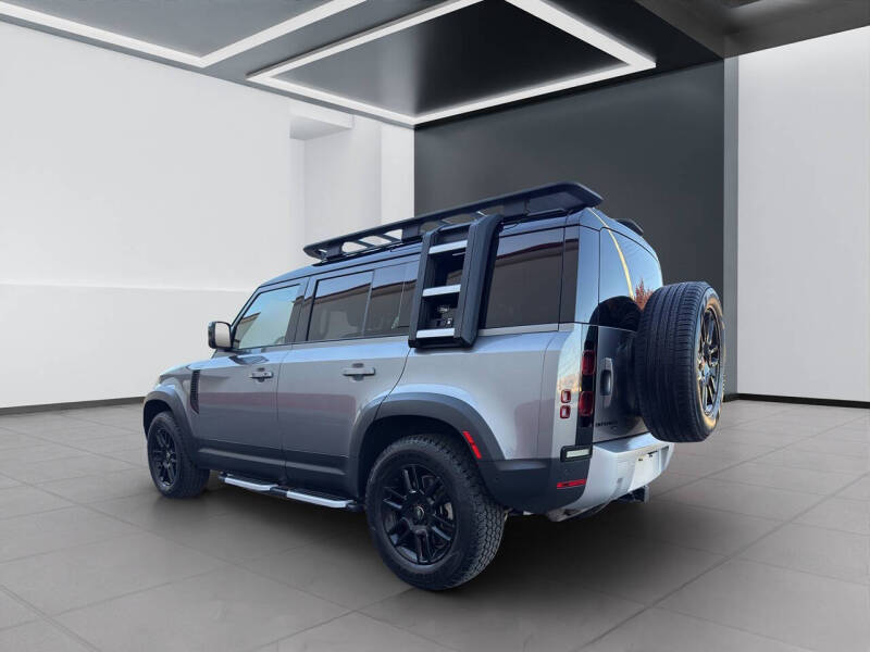 2021 Land Rover Defender 110 SE