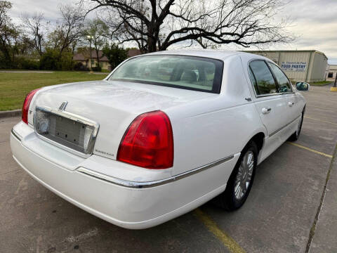 2008 Lincoln Town Car Signature Limited