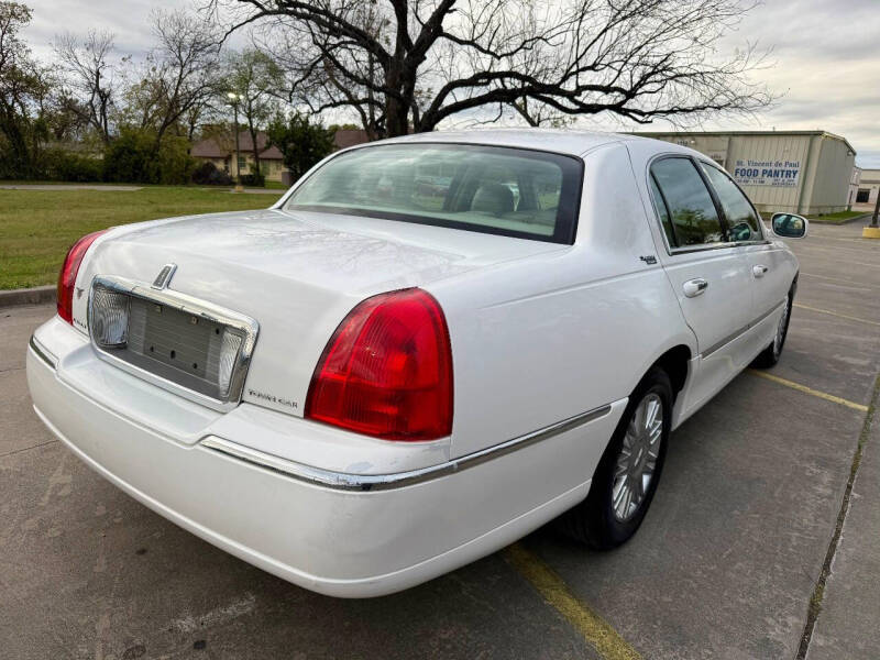 2008 Lincoln Town Car Signature Limited