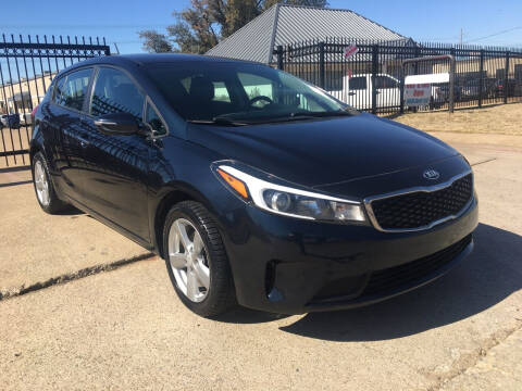 2017 Kia Forte5 for sale at TETCO AUTO SALES  / TETCO FUNDING in Dallas TX