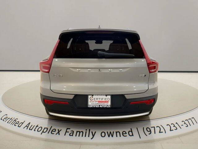 2025 Volvo XC40 B5 Plus Bright Theme