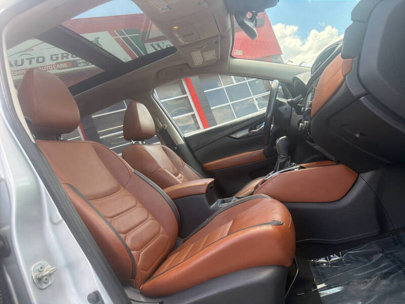 2017 Nissan Rogue SL