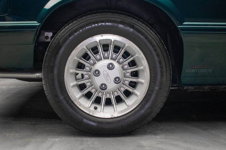 1990 Ford Mustang
