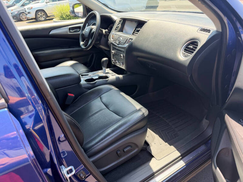 2020 Nissan Pathfinder SL