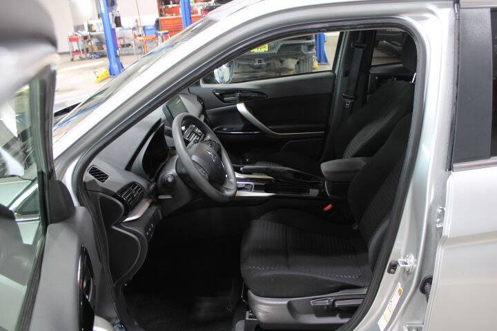 2023 Mitsubishi Eclipse Cross LE